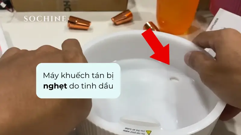 Máy khuếch tán bị nghẹt do tinh dầu