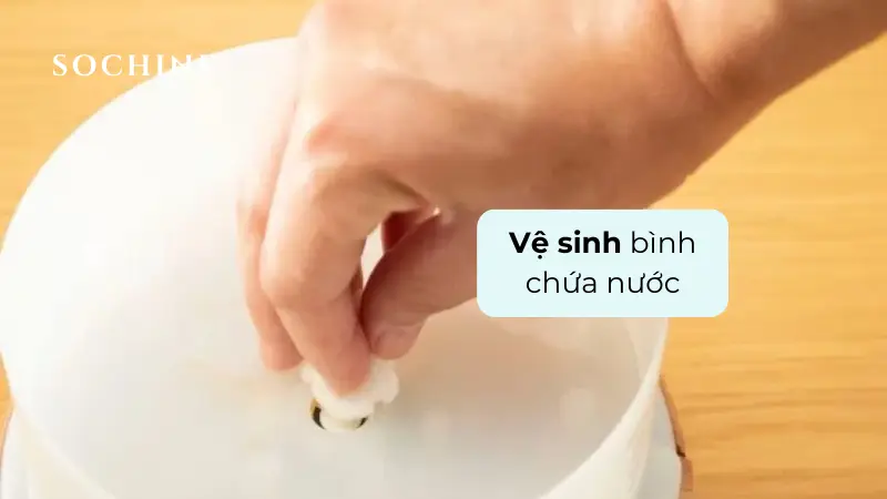 Vệ sinh bình chứa nước